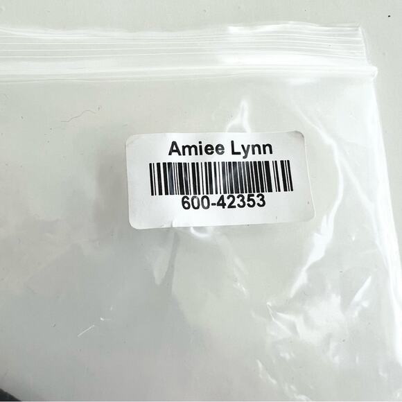 New AMIEE LYNN Masquerade Eye Mask See-through Mesh with Dots Black Flower Detai - Picture 3 of 5